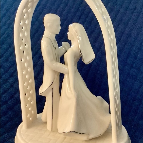 Vintage Lenox Bride And Groom Porcelain Wedding Cake
Topper - Picture 7 of 12